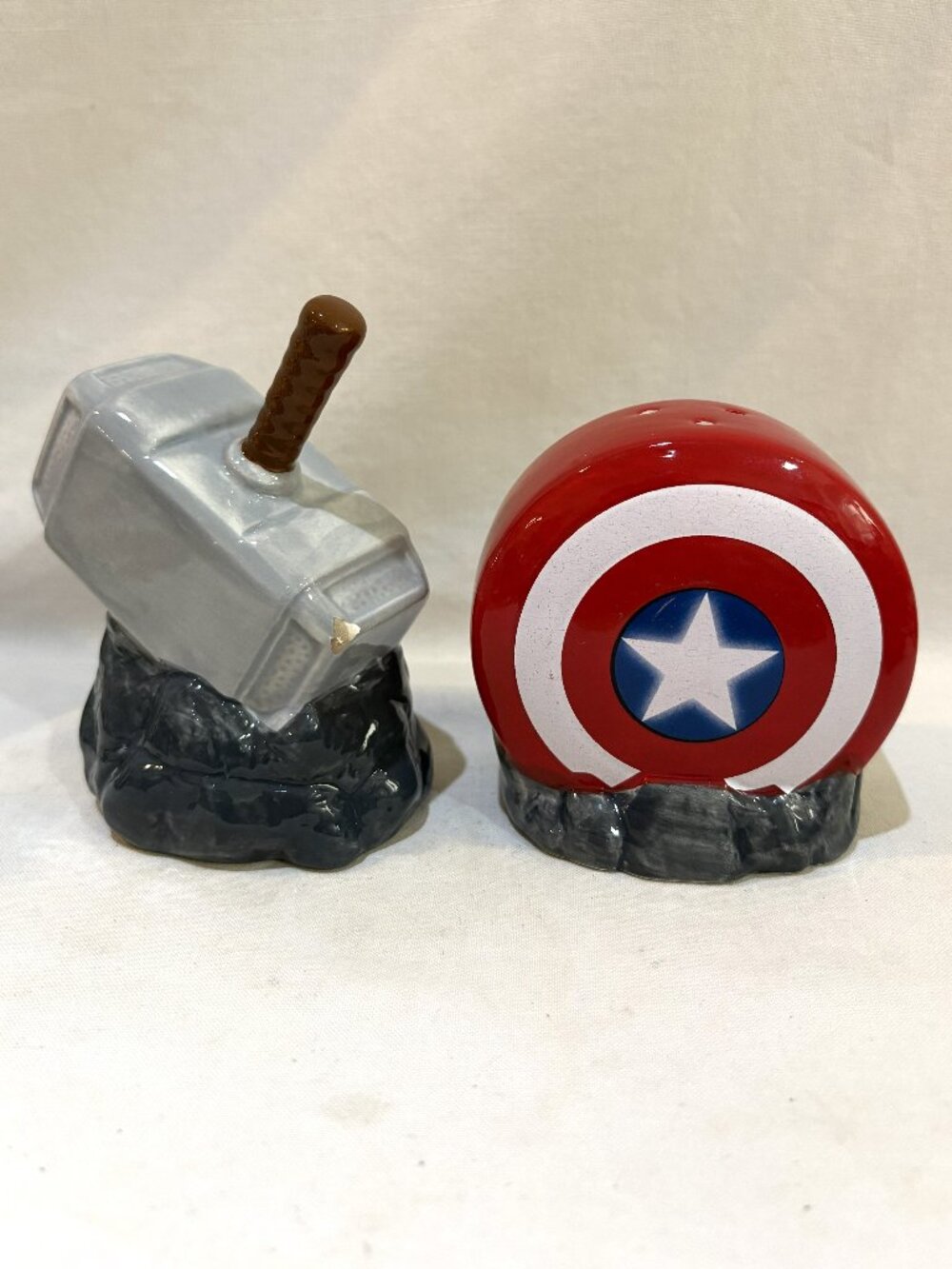 Marvel Captain America Ceramic Shield & Thor Mjolnir Salt & Pepper Shaker AS IS